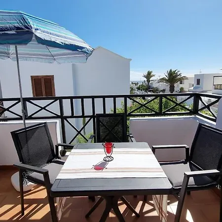 In Mit Sonniger Terrasse Und Meerblick *