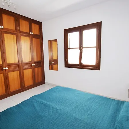 Apartment In Mit Sonniger Terrasse Und Meerblick *