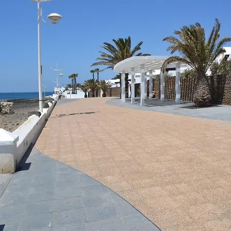In Mit Sonniger Terrasse Und Meerblick Apartment Playa Honda (Lanzarote)